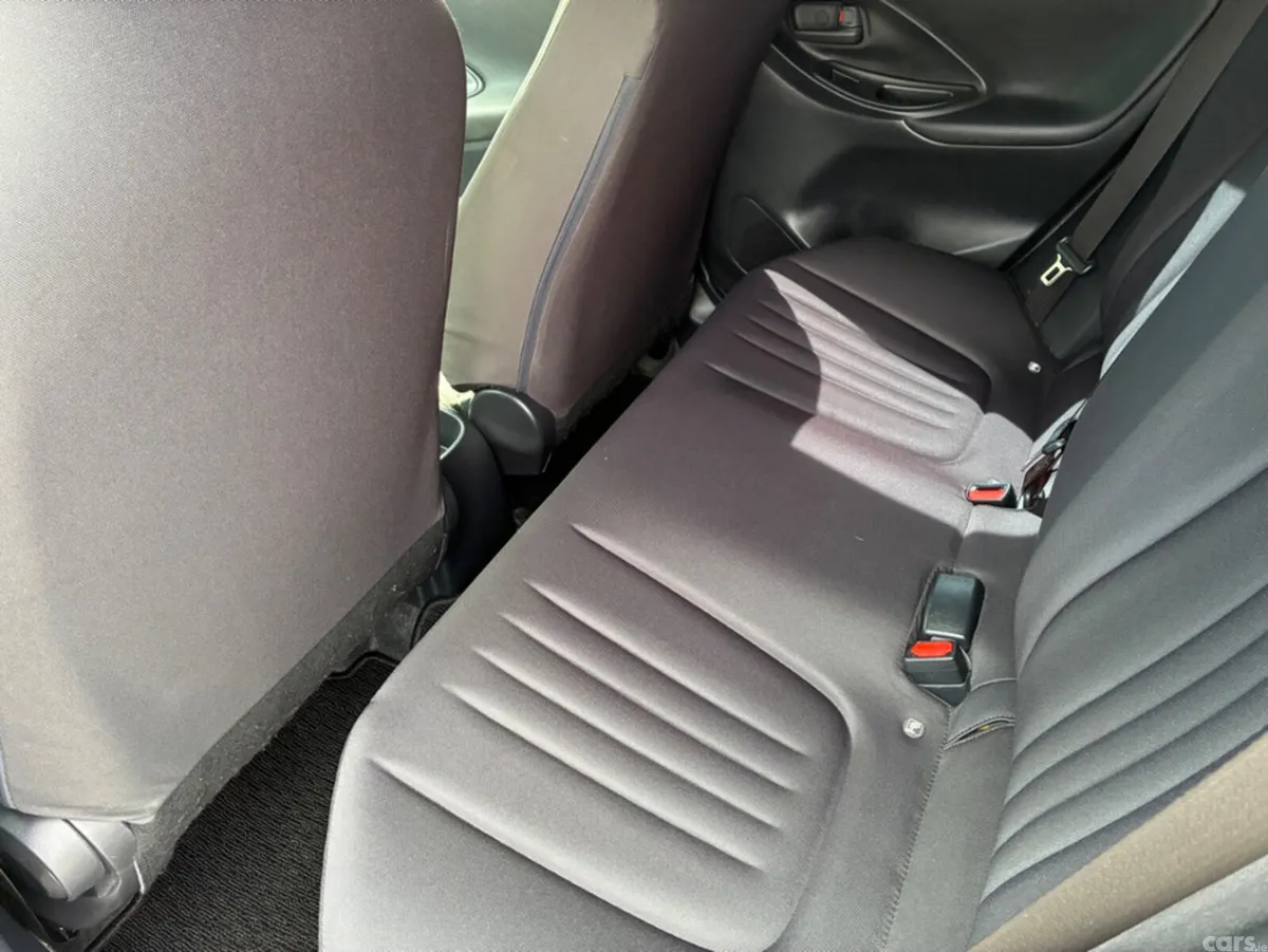 Toyota Yaris Hatchback, Petrol, 2020, Red