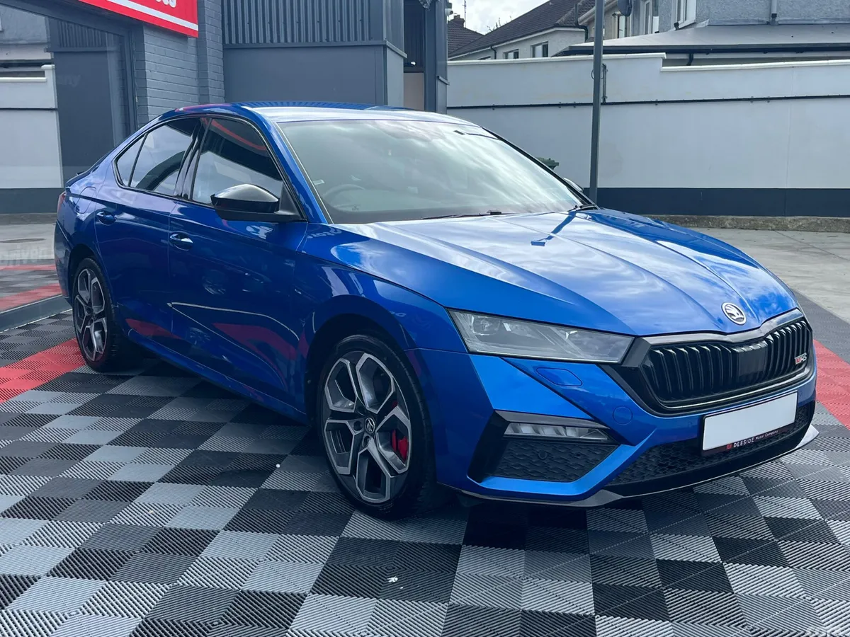 Skoda Octavia Hatchback, Petrol Hybrid, 2023, Blue