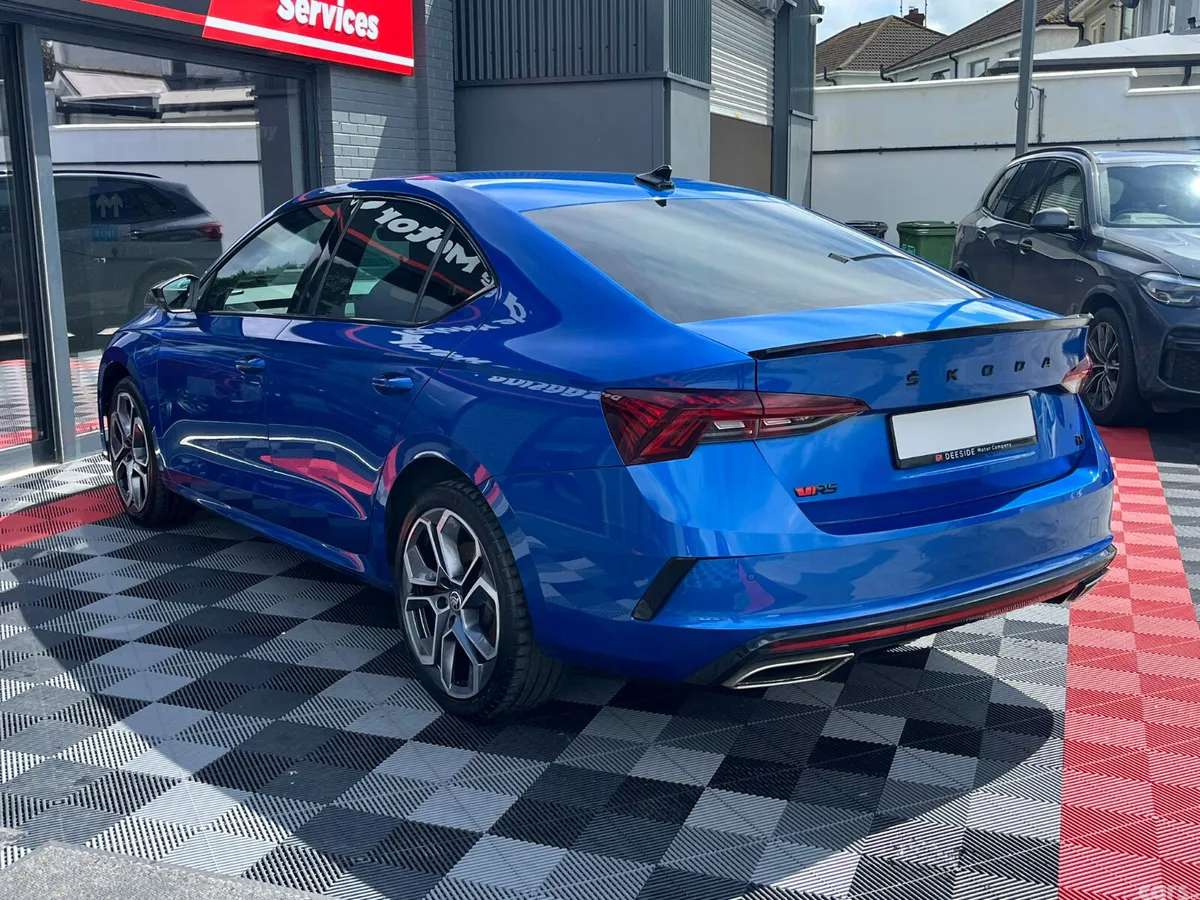 Skoda Octavia Hatchback, Petrol Hybrid, 2023, Blue