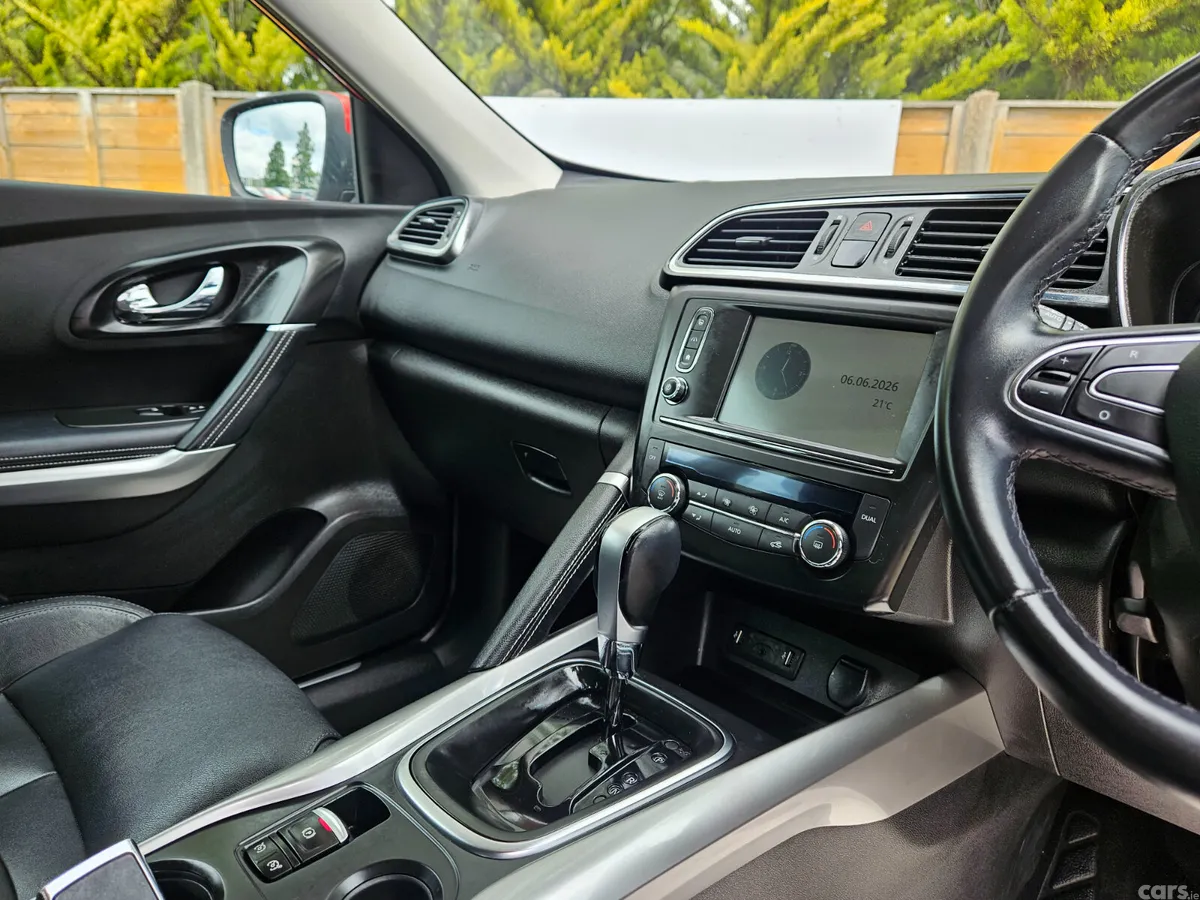 Renault Kadjar SUV, Petrol, 2018, Red