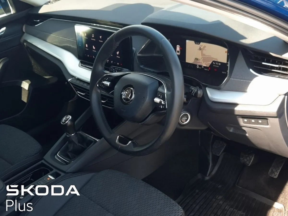 Skoda Octavia Saloon, Diesel, 2024, Blue