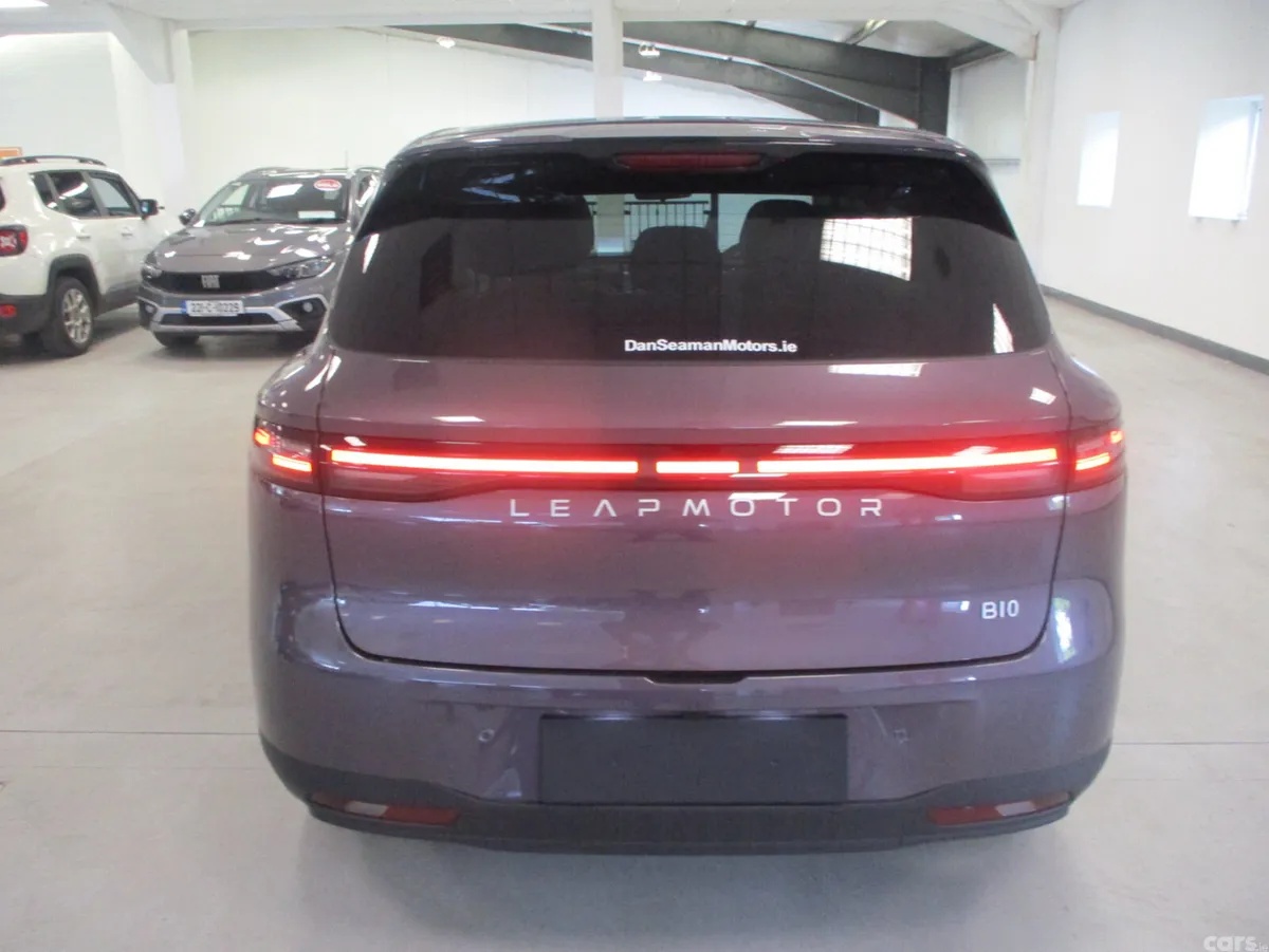 Leapmotor B10 SUV, Petrol Plug-in Hybrid, 2027, Other