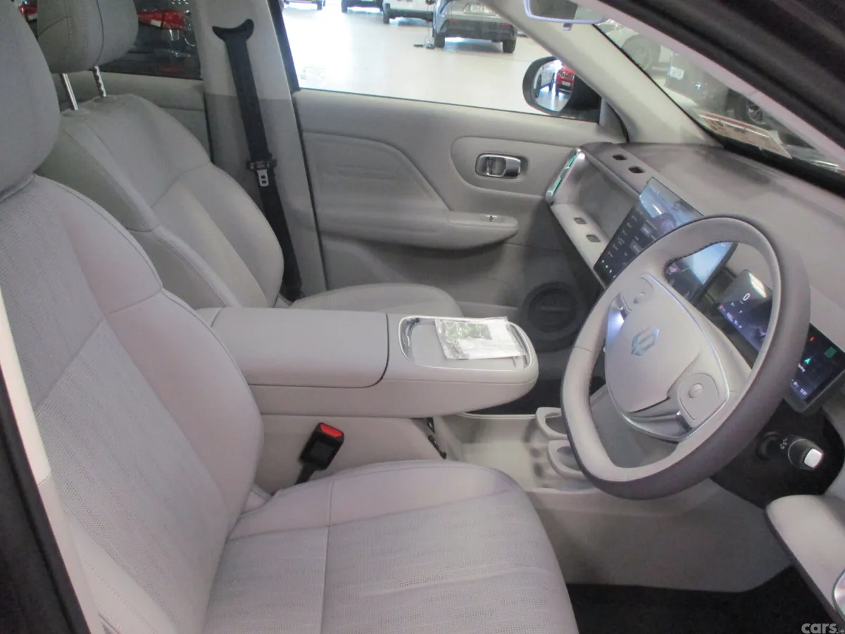 Leapmotor B10 SUV, Petrol Hybrid, 2027, Other