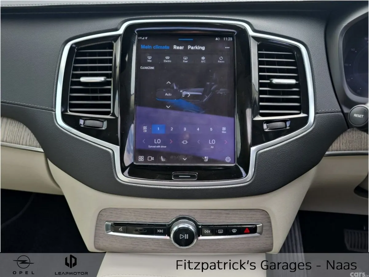 Volvo XC90 SUV, Petrol Plug-in Hybrid, 2023, Grey