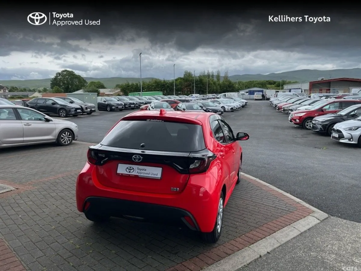 Toyota Yaris Hatchback, Petrol Hybrid, 2020, Red