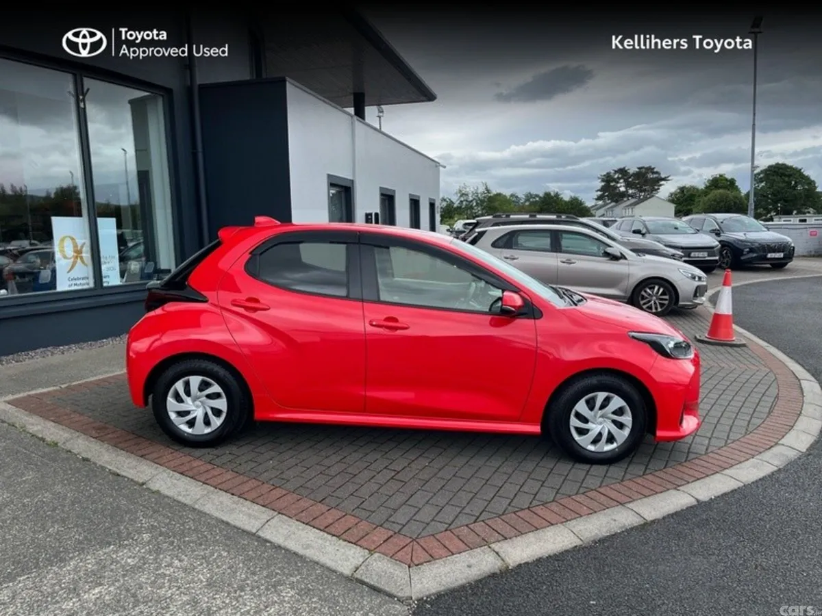 Toyota Yaris Hatchback, Petrol Hybrid, 2020, Red