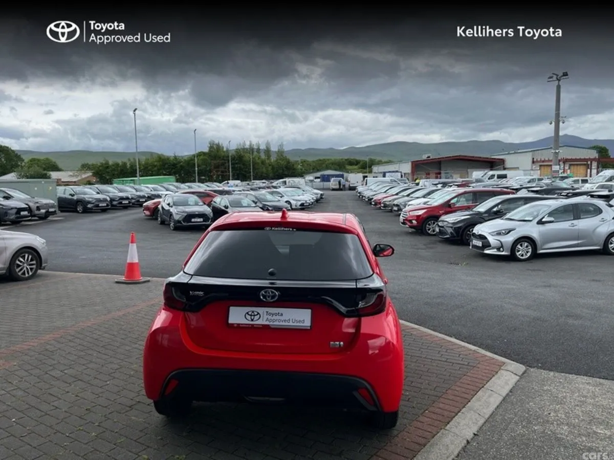 Toyota Yaris Hatchback, Petrol Hybrid, 2020, Red