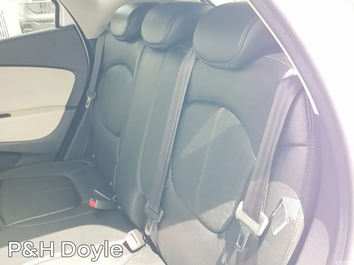 Renault Captur Hatchback, Diesel, 2018, White