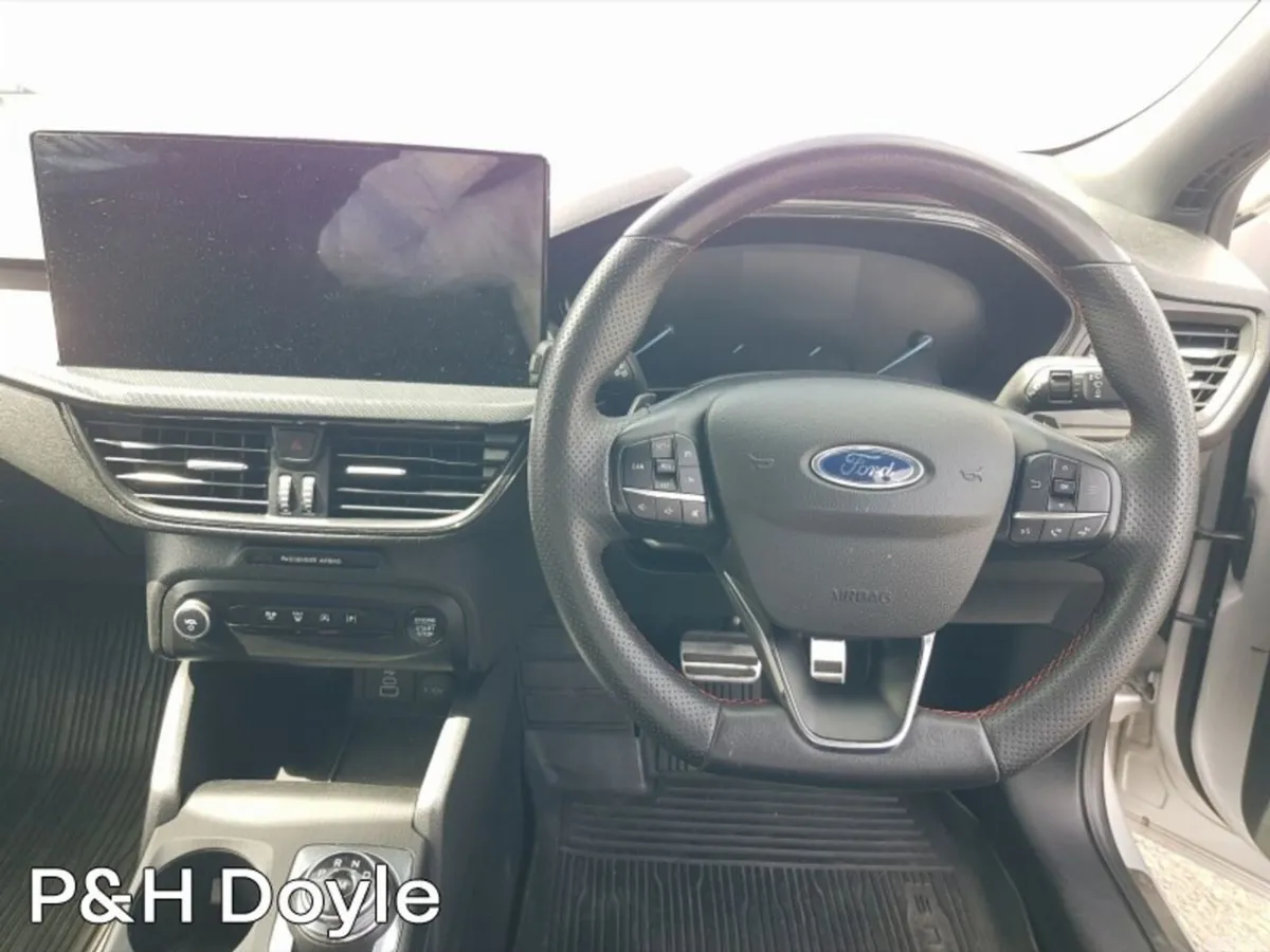 Ford Focus Hatchback, Diesel, 2024, Grey