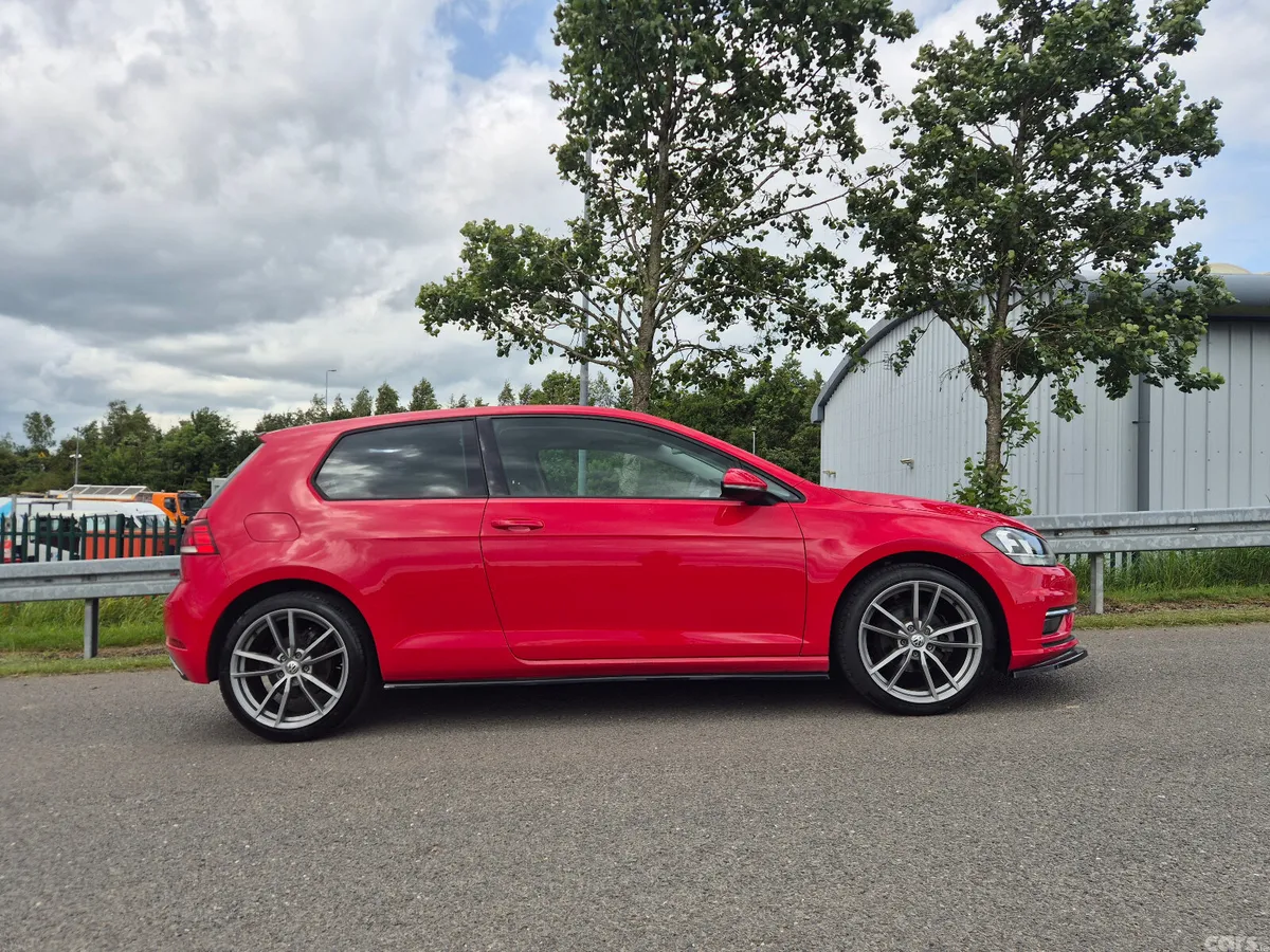 Volkswagen Golf Estate, Petrol, 2018, Red