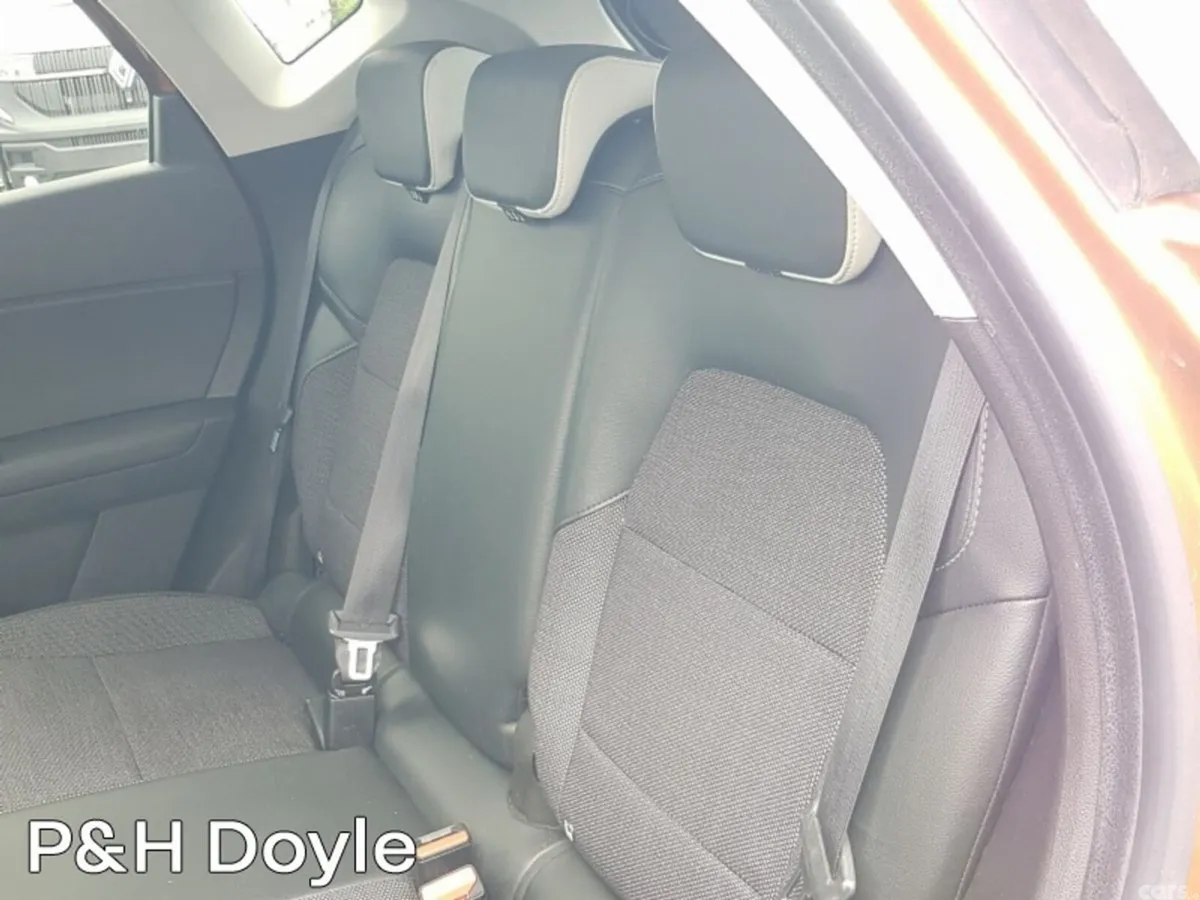 Renault Captur Hatchback, Diesel, 2021, Orange