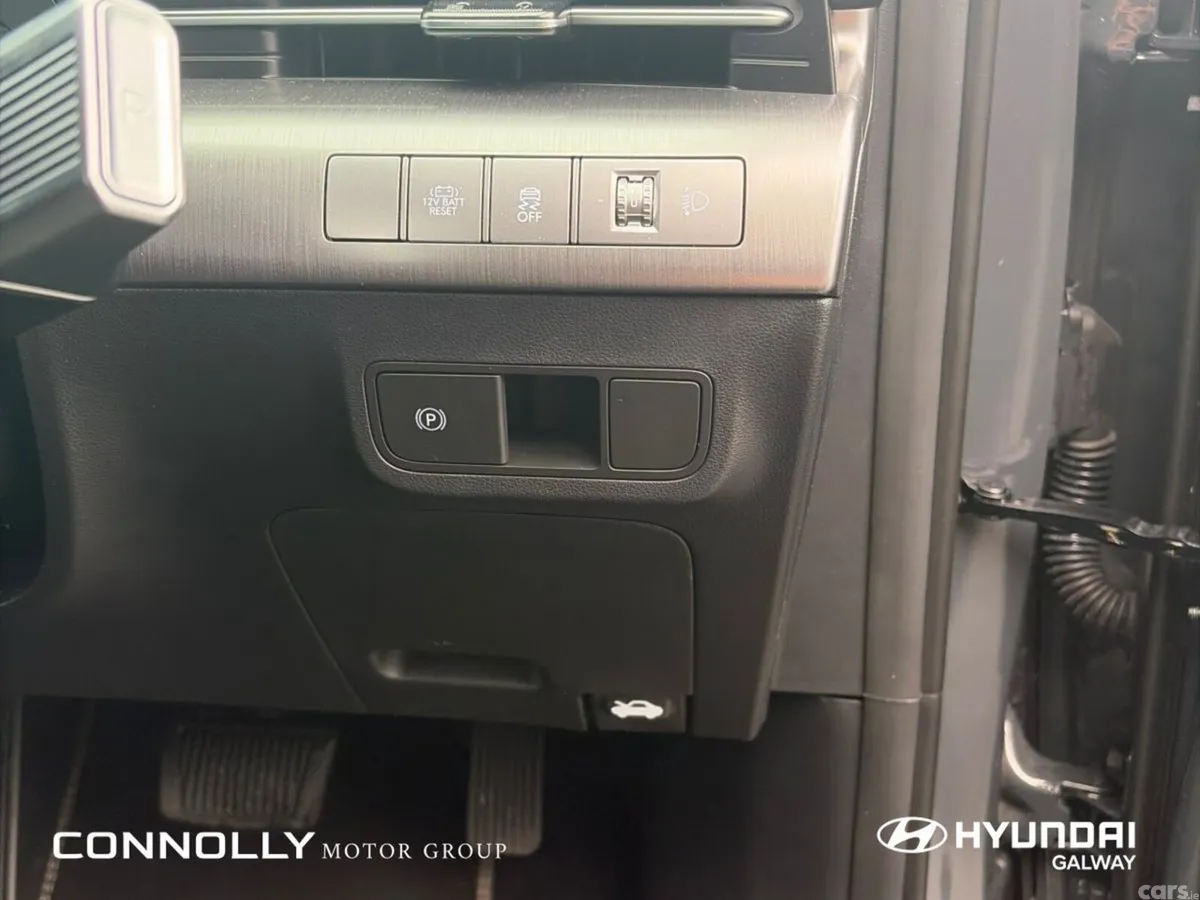 Hyundai KONA MPV, Petrol, 2025, Grey