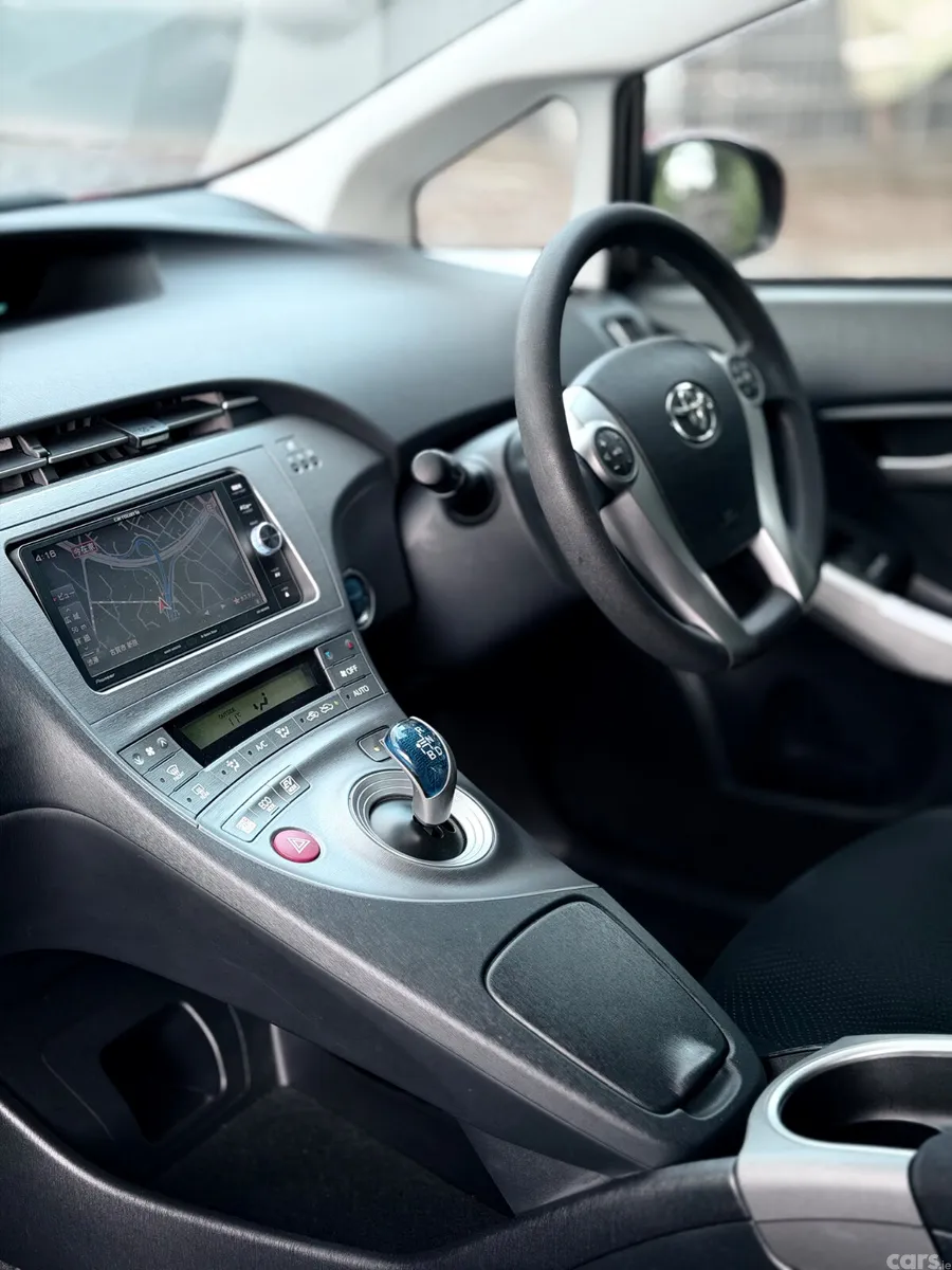 Toyota Prius Saloon, Petrol Hybrid, 2014, Red