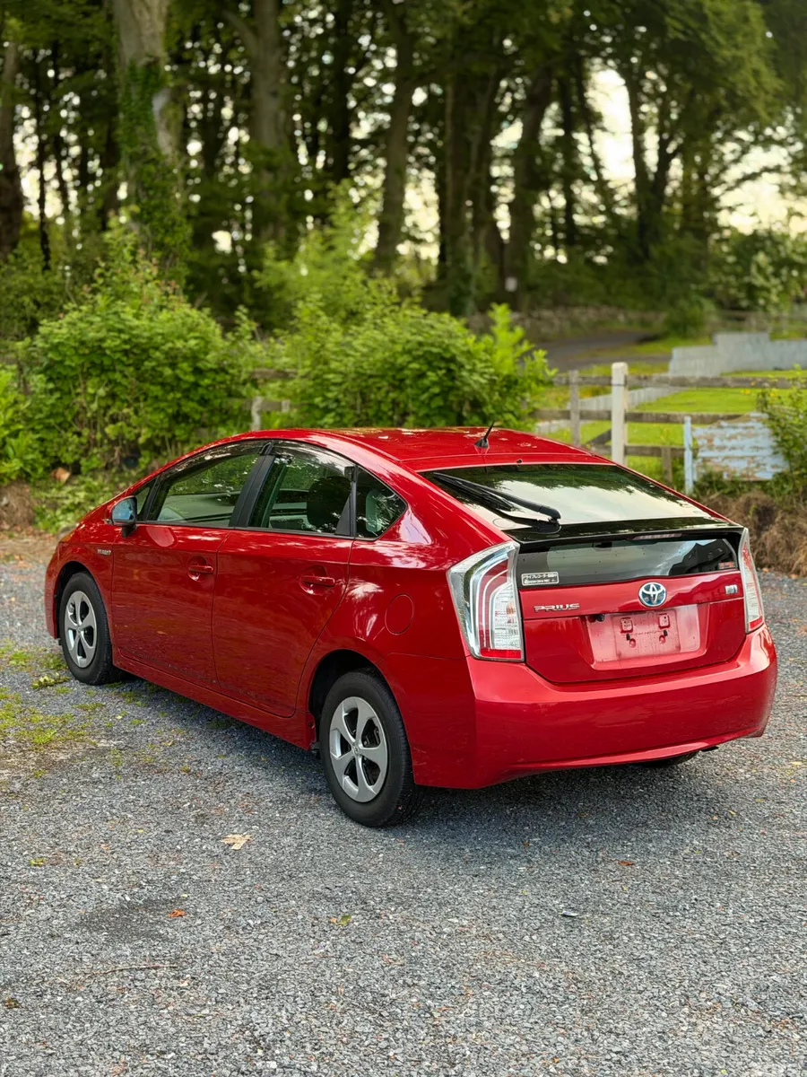 Toyota Prius Saloon, Petrol Hybrid, 2014, Red