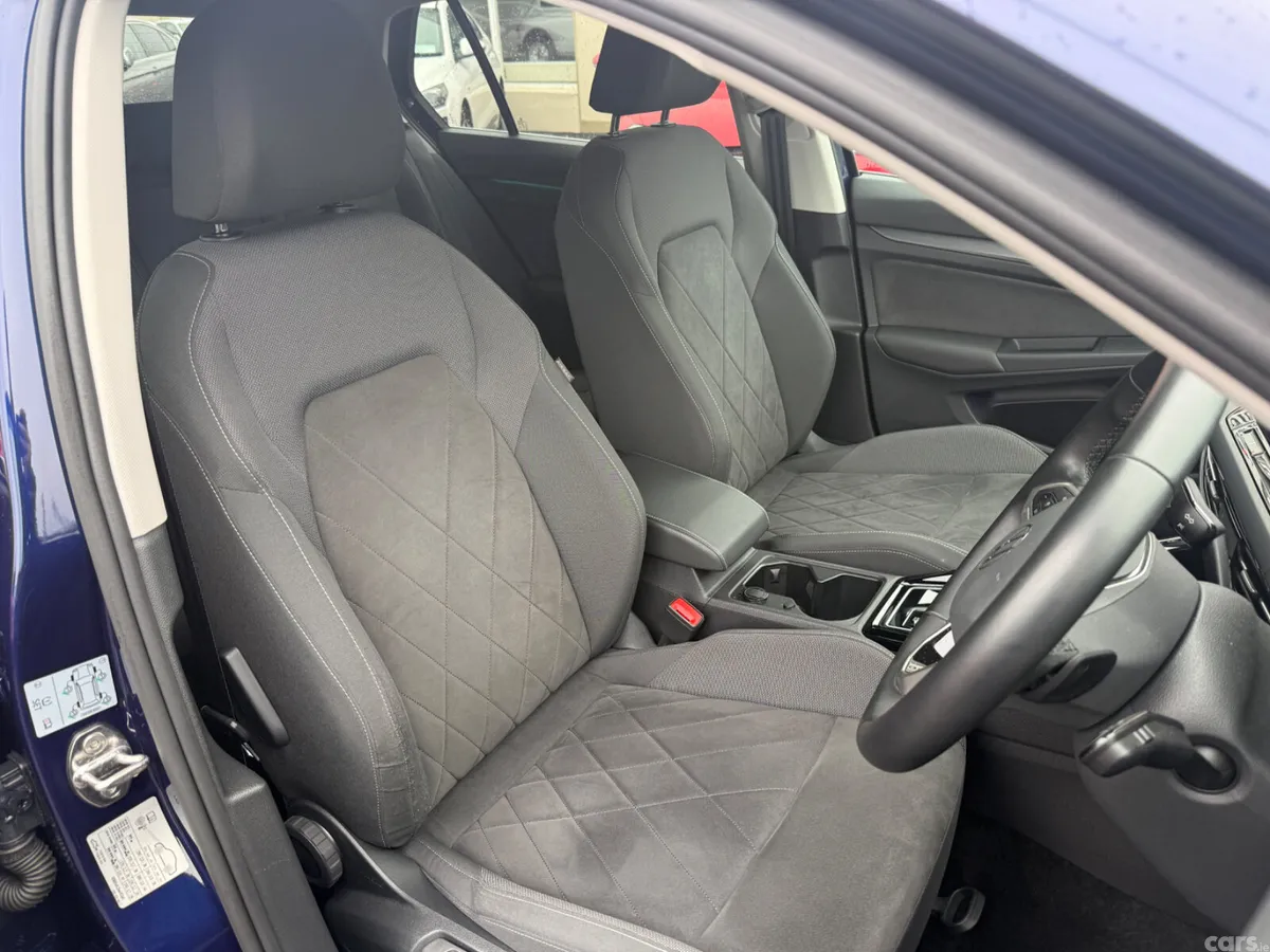 Volkswagen Golf Hatchback, Diesel, 2023, Blue