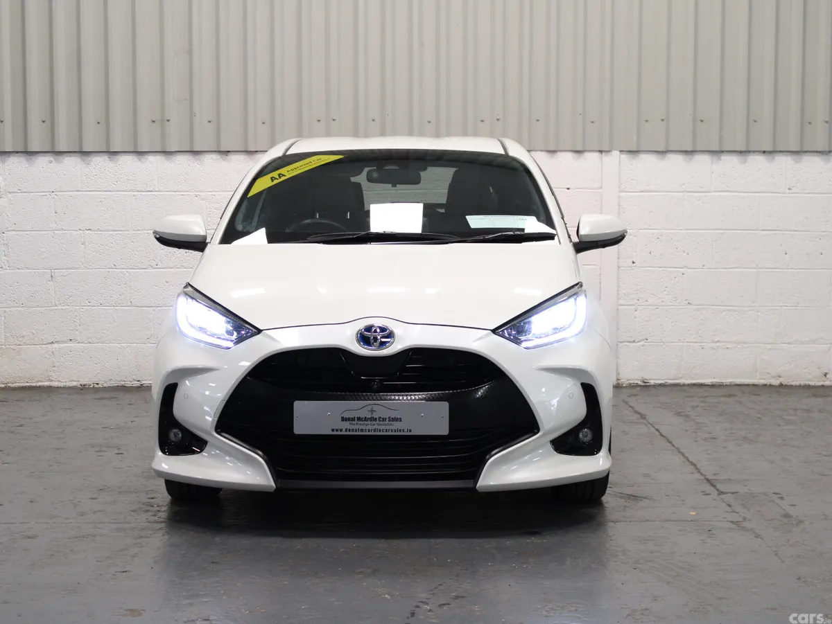 Toyota Yaris Hatchback, Petrol, 2021, White