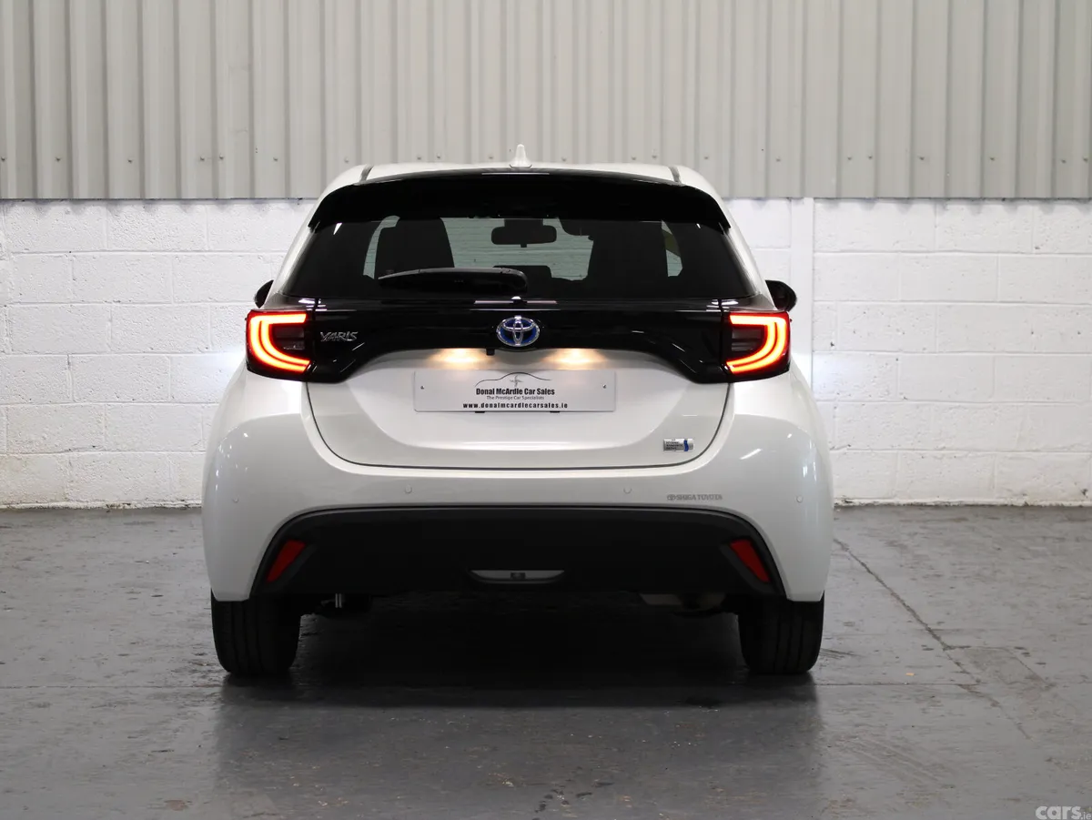 Toyota Yaris Hatchback, Petrol, 2021, White