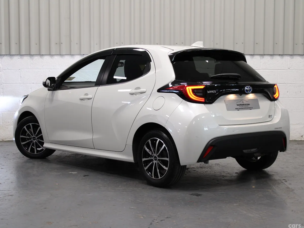 Toyota Yaris Hatchback, Petrol, 2021, White