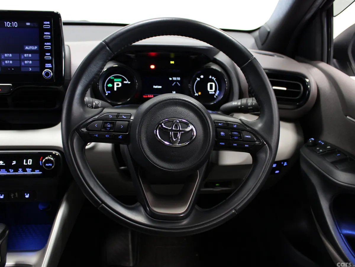 Toyota Yaris Hatchback, Petrol, 2021, White