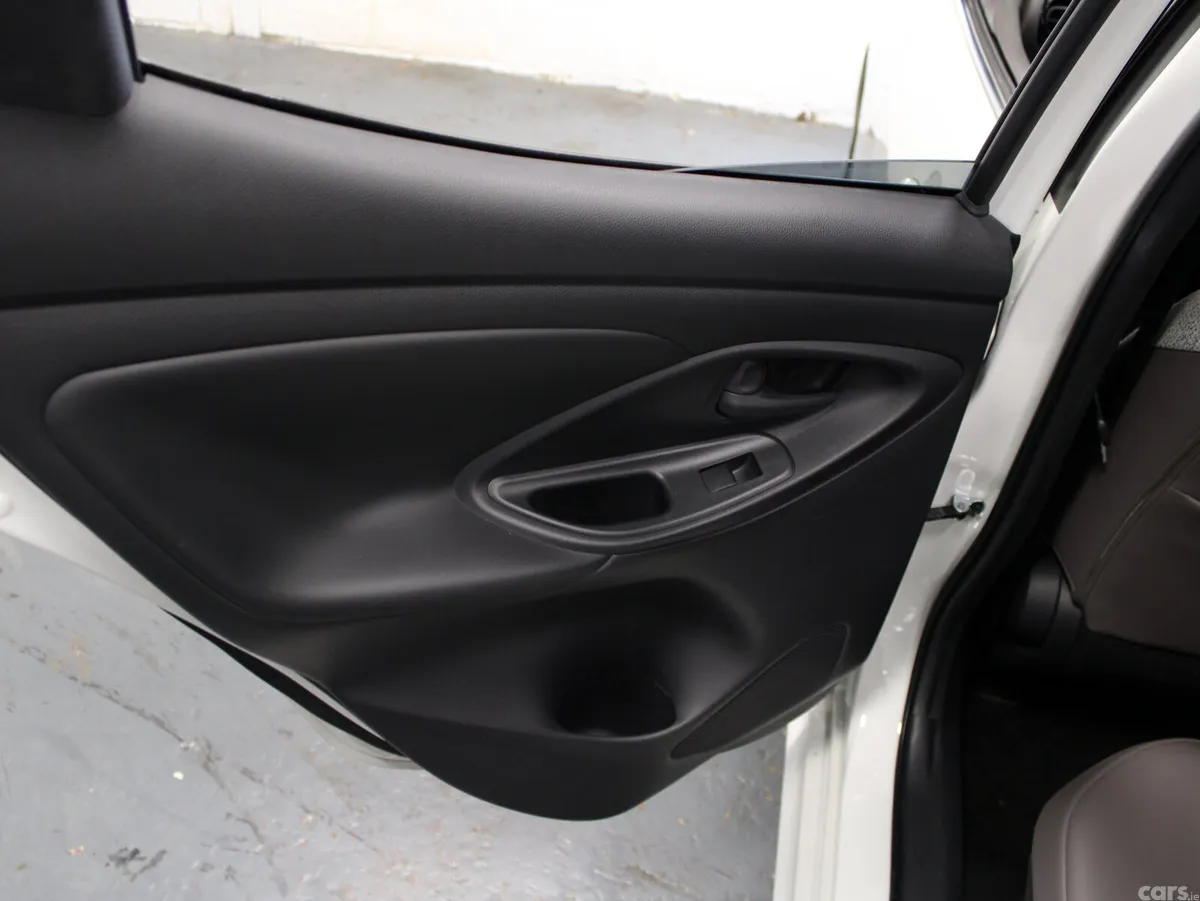 Toyota Yaris Hatchback, Petrol, 2021, White