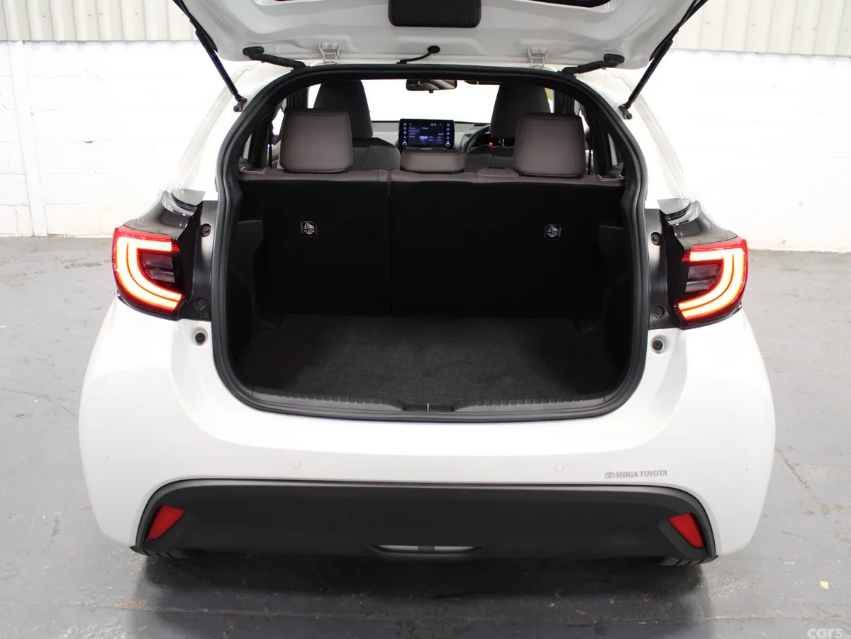 Toyota Yaris Hatchback, Petrol, 2021, White