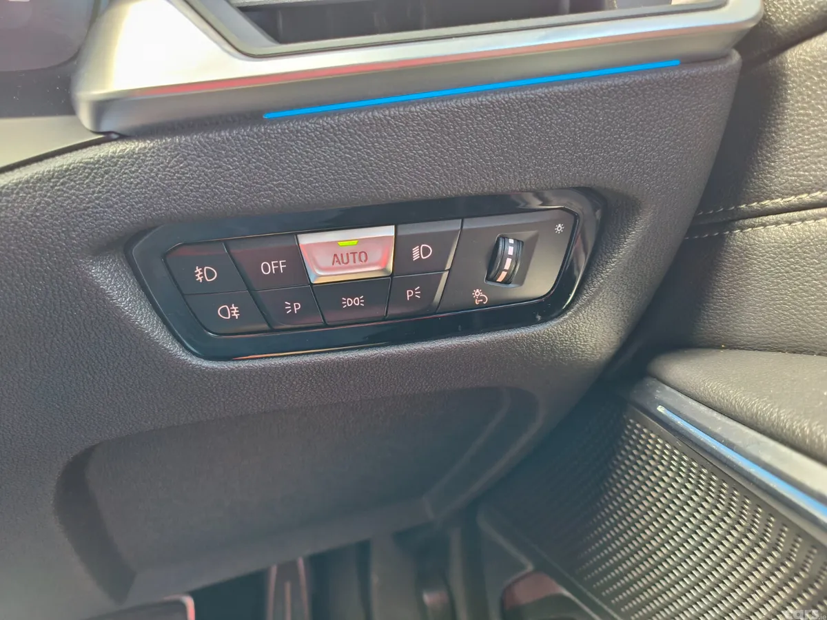 BMW 3-Series Estate, Petrol Hybrid, 2022, White
