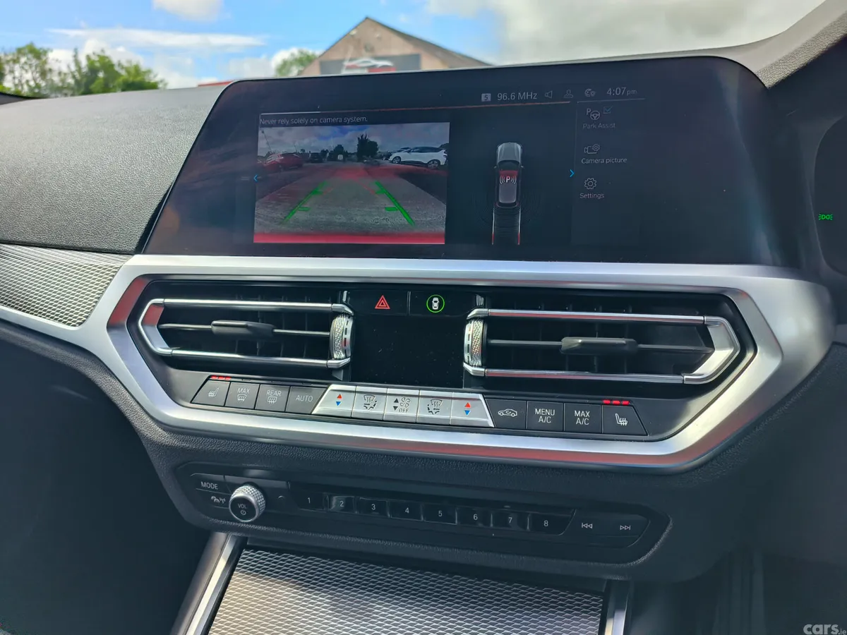 BMW 3-Series Estate, Petrol Hybrid, 2022, White