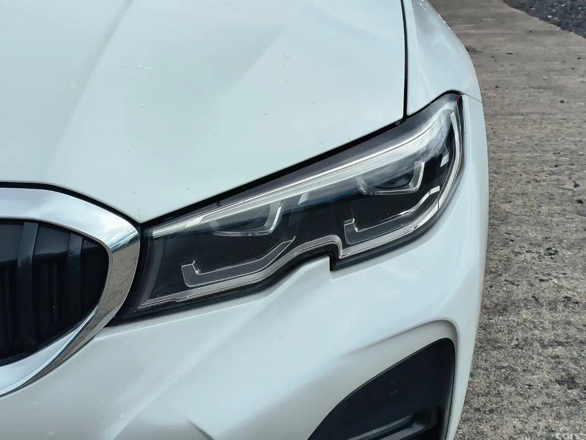 BMW 3-Series Estate, Petrol Hybrid, 2022, White