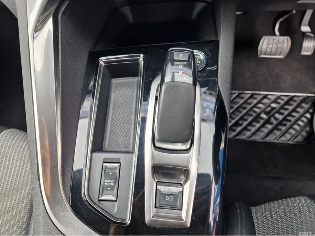 Peugeot 3008 Hatchback, Petrol Plug-in Hybrid, 2022, Grey