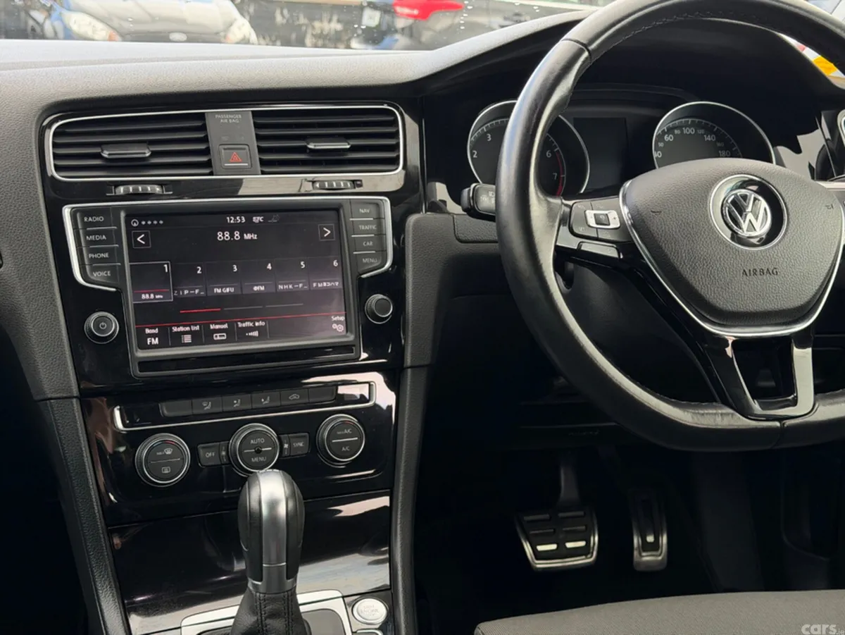 Volkswagen Golf Hatchback, Petrol, 2017, Grey