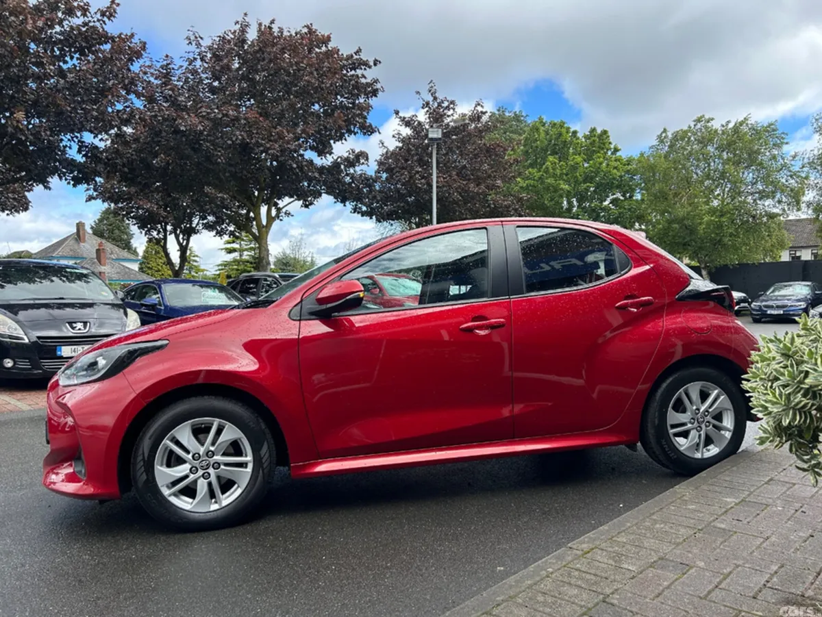 Toyota Yaris Hatchback, Petrol, 2022, Red