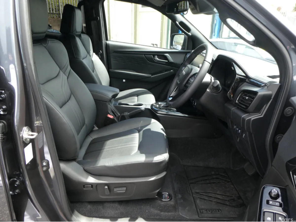Isuzu D-Max Pick Up, Diesel, 2026, Grey