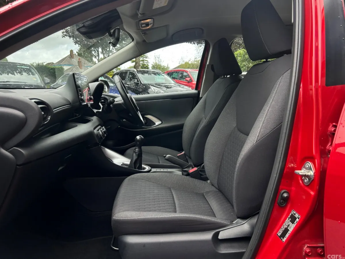 Toyota Yaris Hatchback, Petrol, 2022, Red