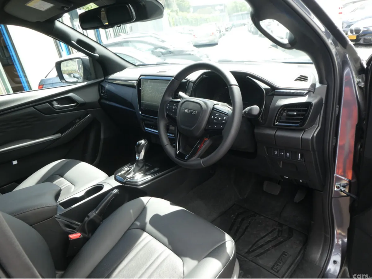 Isuzu D-Max Pick Up, Diesel, 2026, Grey