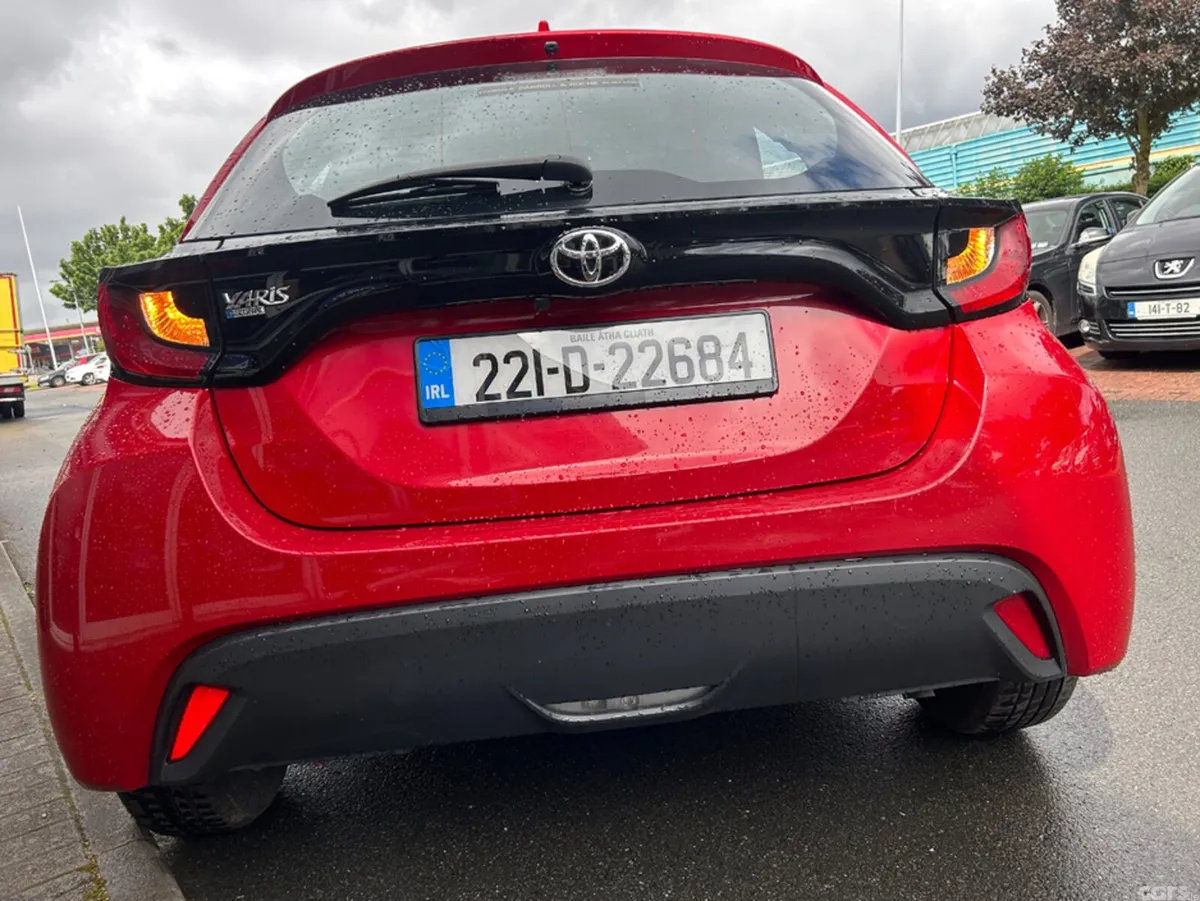 Toyota Yaris Hatchback, Petrol, 2022, Red
