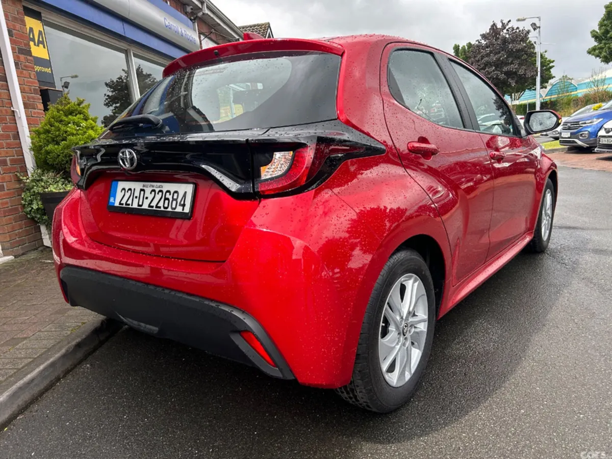 Toyota Yaris Hatchback, Petrol, 2022, Red