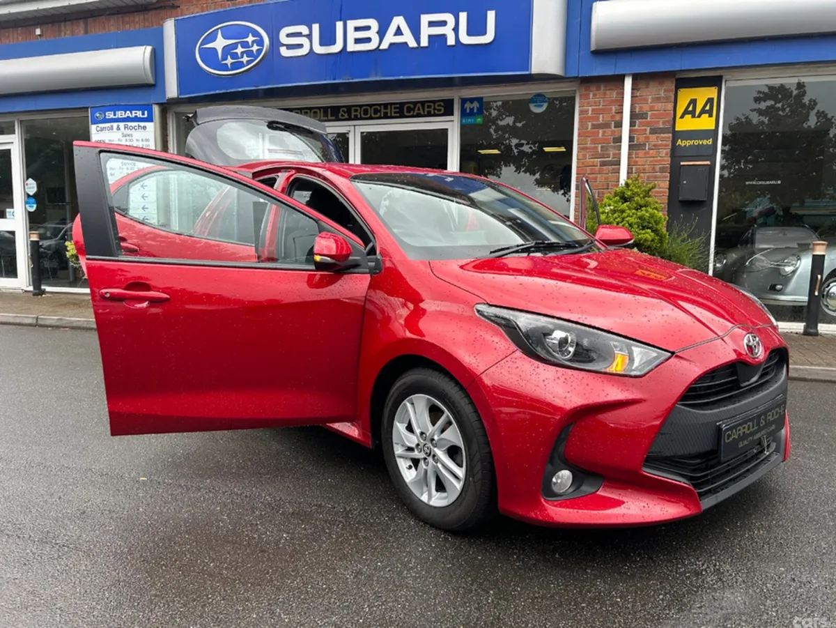Toyota Yaris Hatchback, Petrol, 2022, Red
