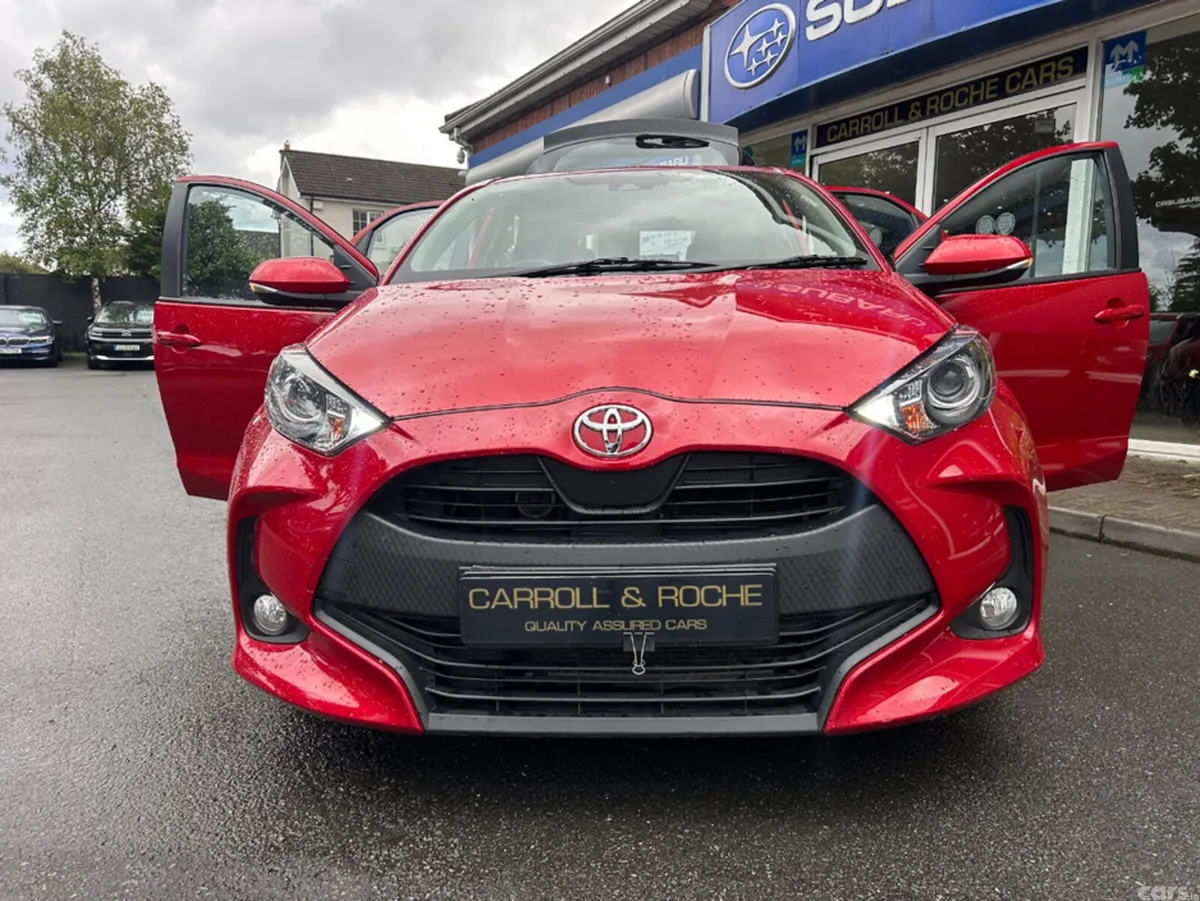 Toyota Yaris Hatchback, Petrol, 2022, Red