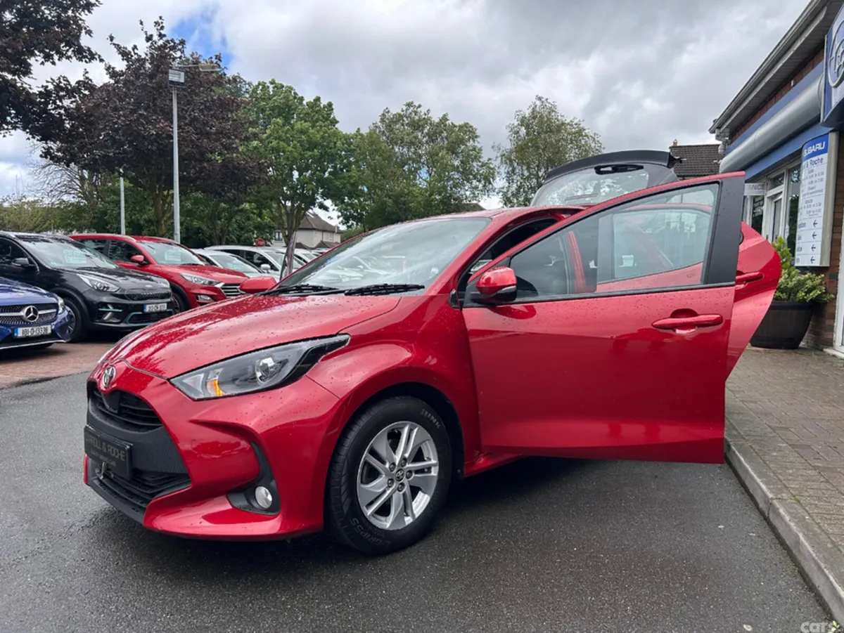 Toyota Yaris Hatchback, Petrol, 2022, Red