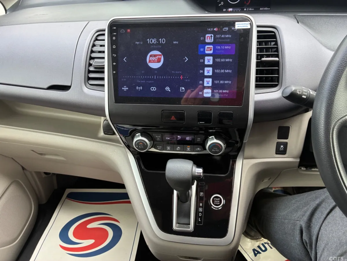 Nissan Serena Hatchback, Petrol Hybrid, 2018, White
