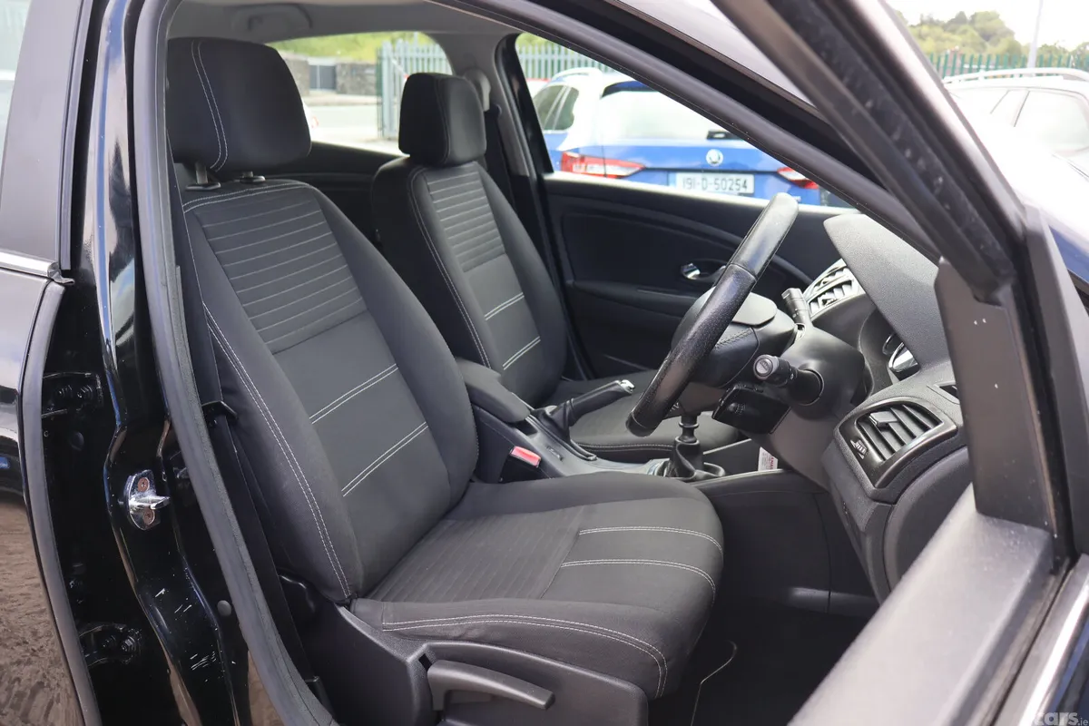 Renault Fluence Saloon, Diesel, 2016, Black