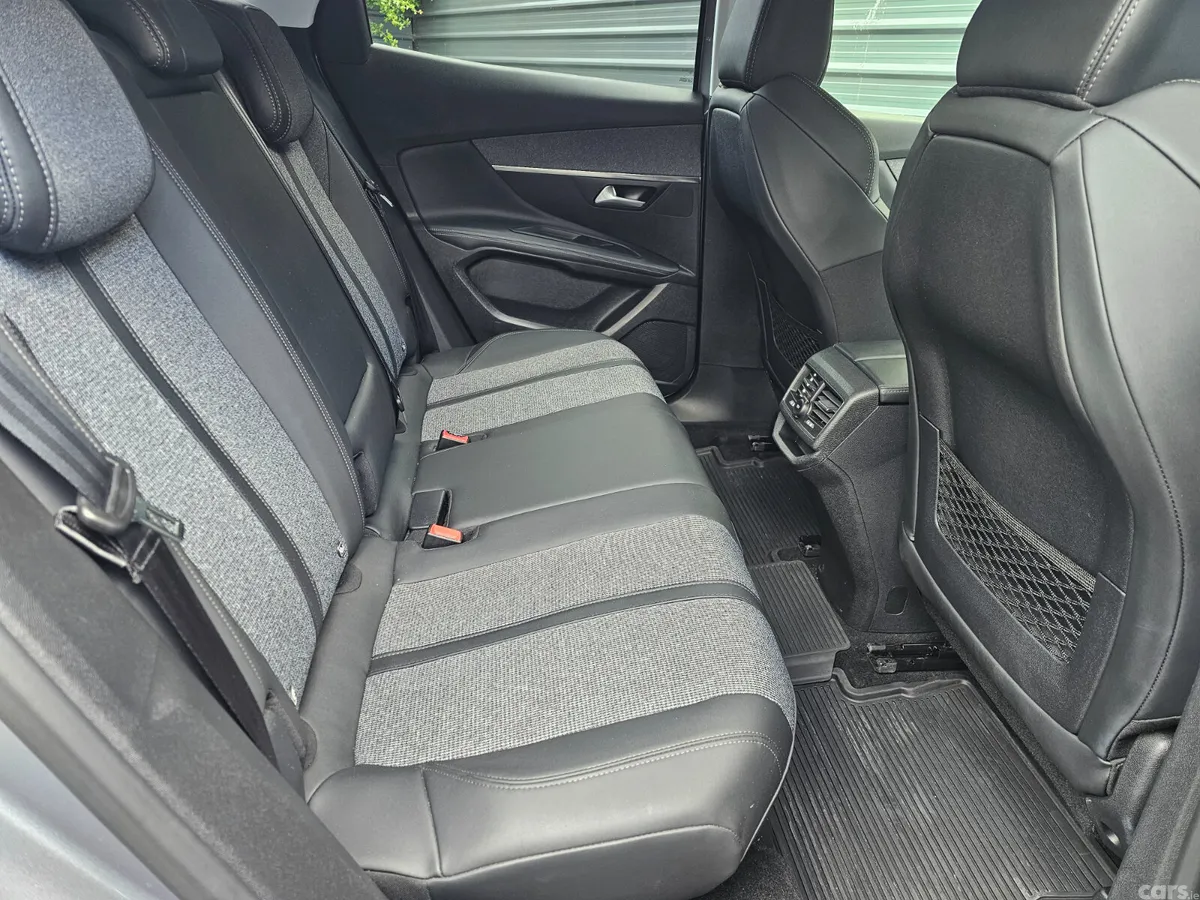 Peugeot 3008 MPV, Diesel, 2020, Grey