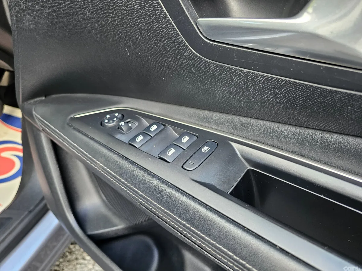 Peugeot 3008 MPV, Diesel, 2020, Grey