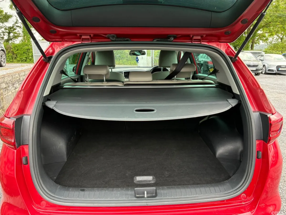Kia Sportage MPV, Diesel, 2019, Red