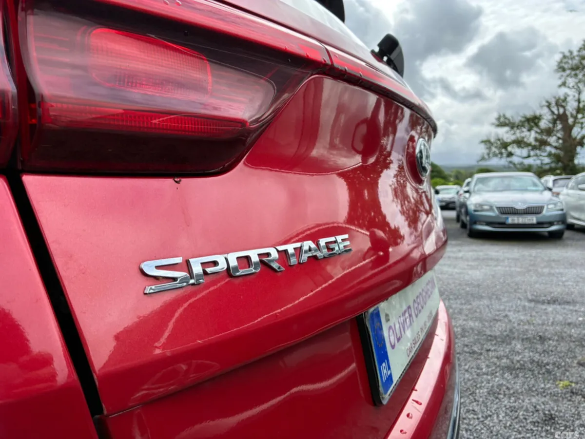 Kia Sportage MPV, Diesel, 2019, Red