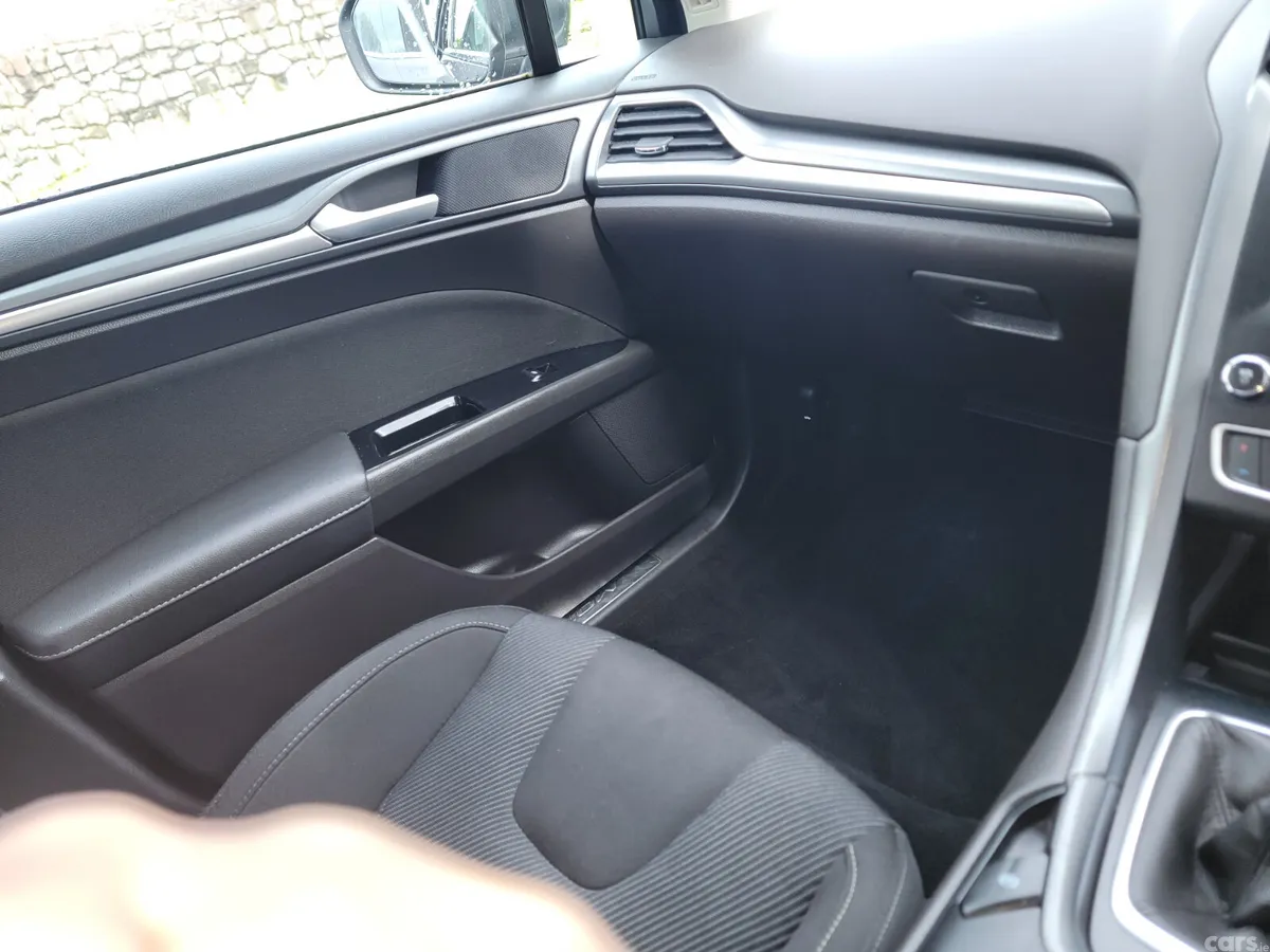 Ford Mondeo Hatchback, Diesel, 2017, Grey