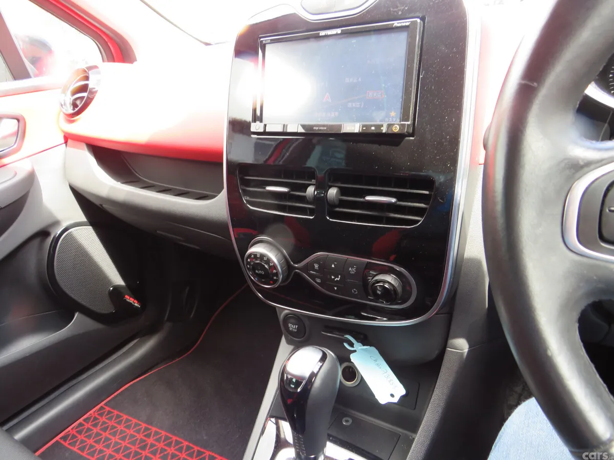 Renault Clio Hatchback, Petrol, 2016, Red