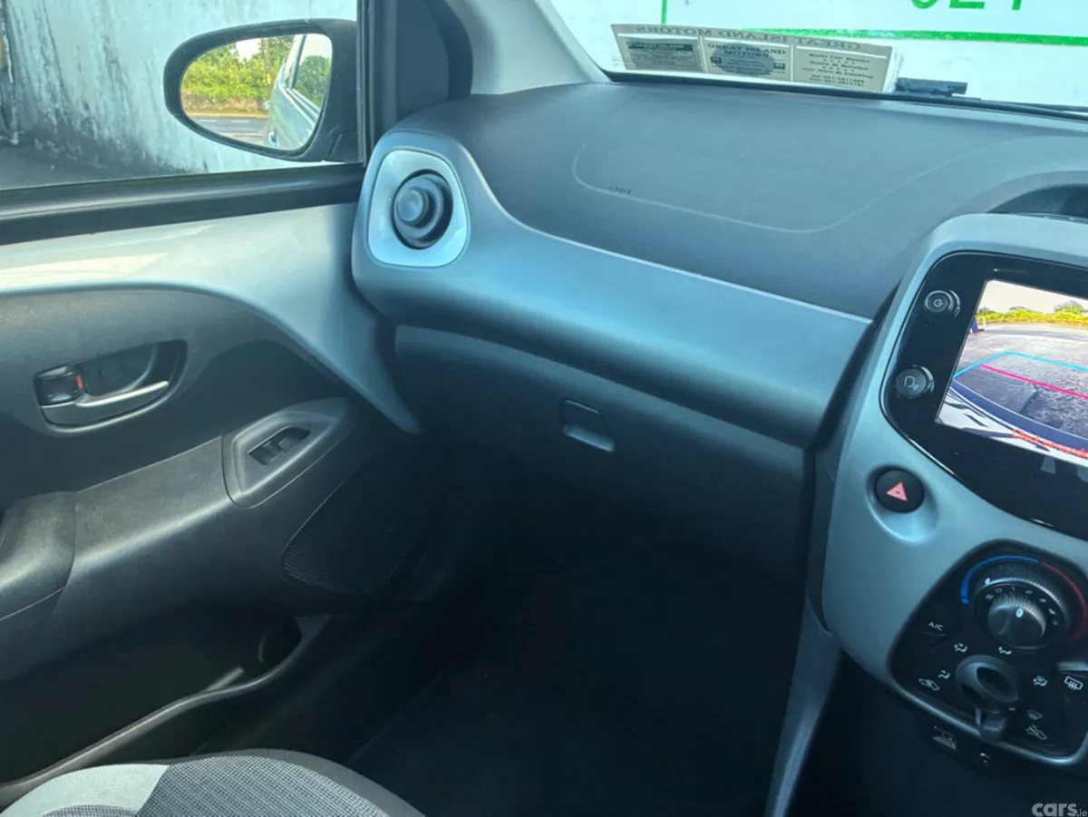 Toyota Aygo Hatchback, Petrol, 2021, Silver