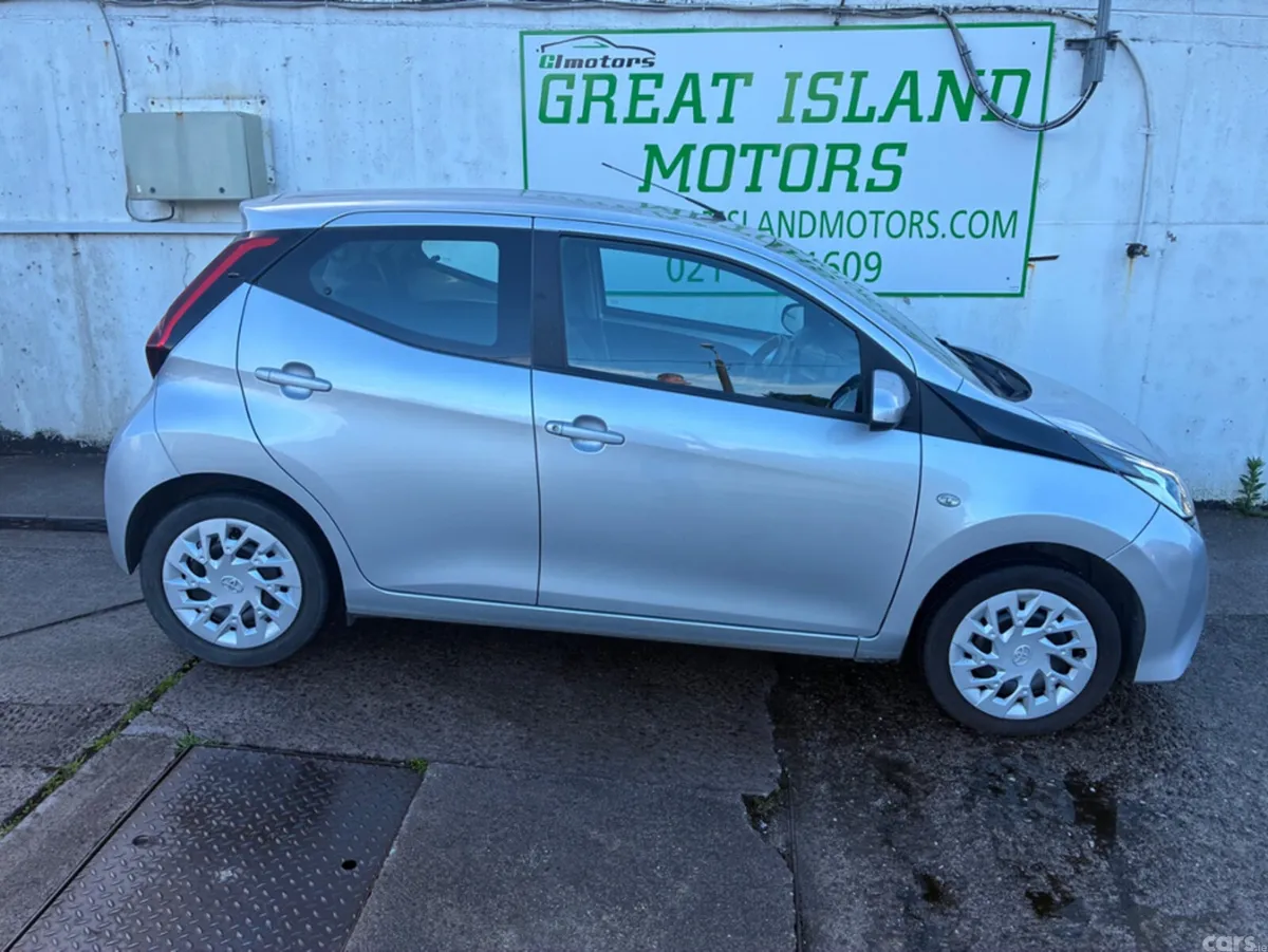 Toyota Aygo Hatchback, Petrol, 2021, Silver