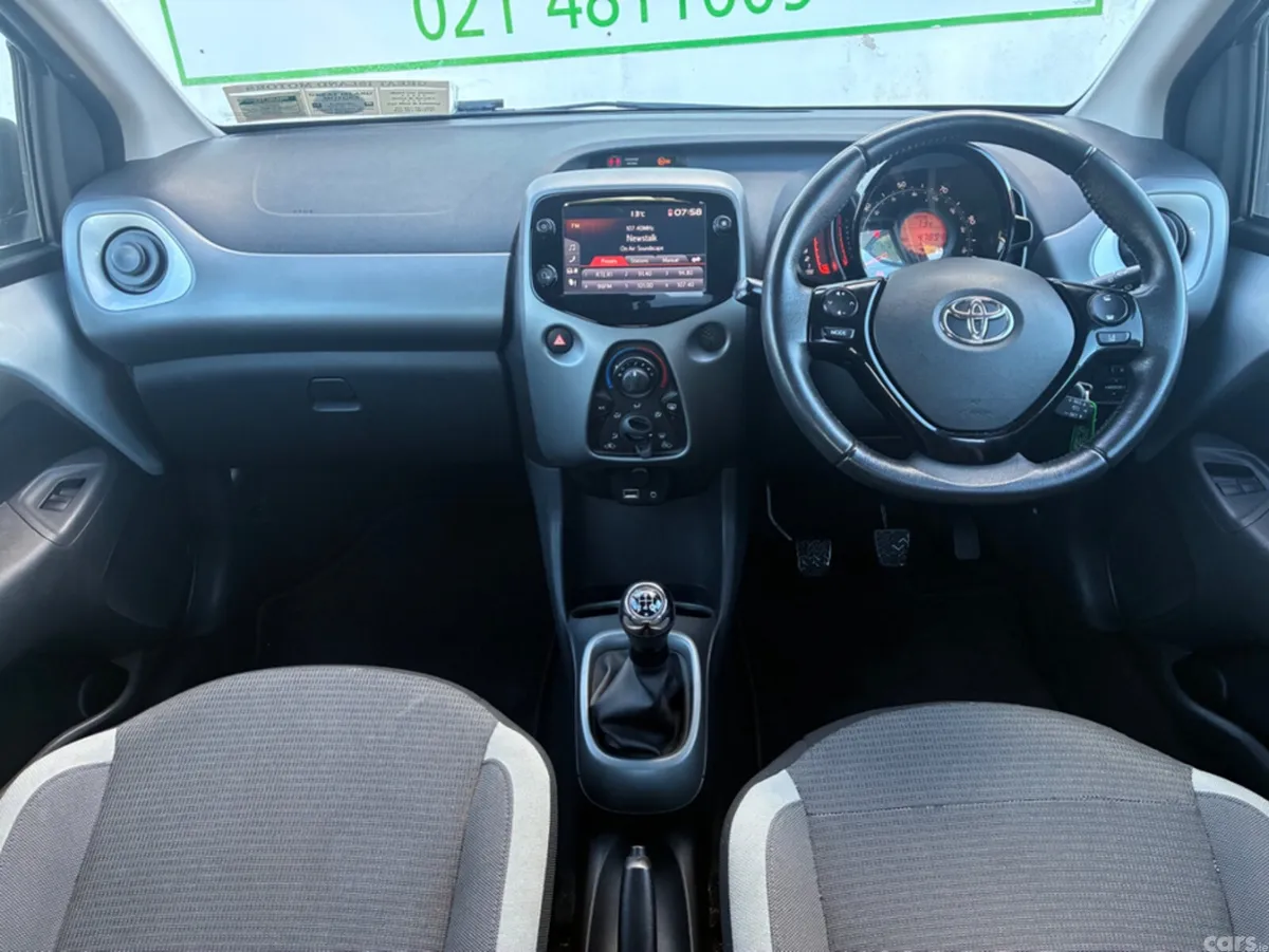 Toyota Aygo Hatchback, Petrol, 2021, Silver